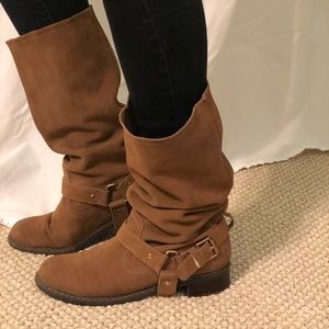 Relaxed faux suede boots